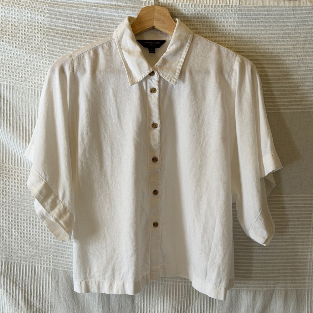Banana Republic Linen Blend Button Down Shirt